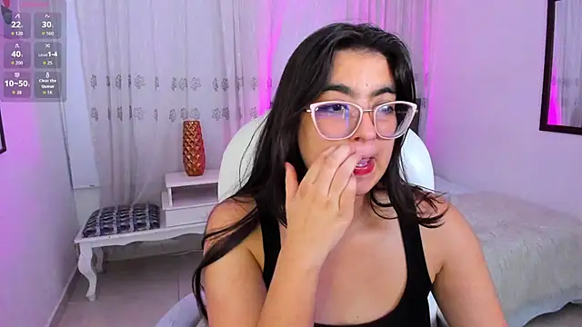 Luna Jonnes1 online show from February 23, 3:40 am