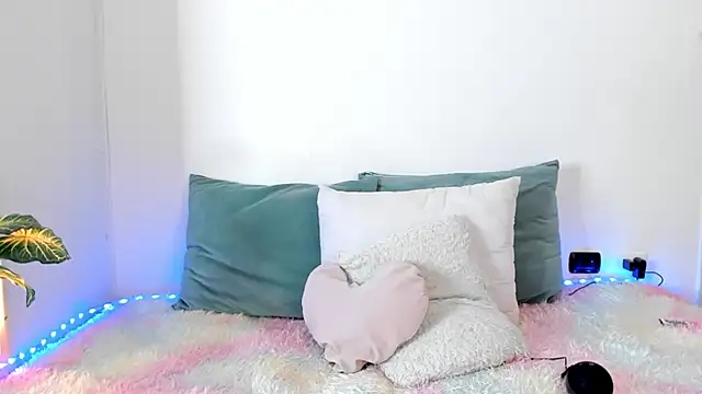 LahanaKimish online show from March 25, 4:06 am