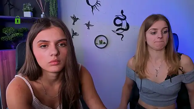lisa dark  online show from July 28, 2:13 pm