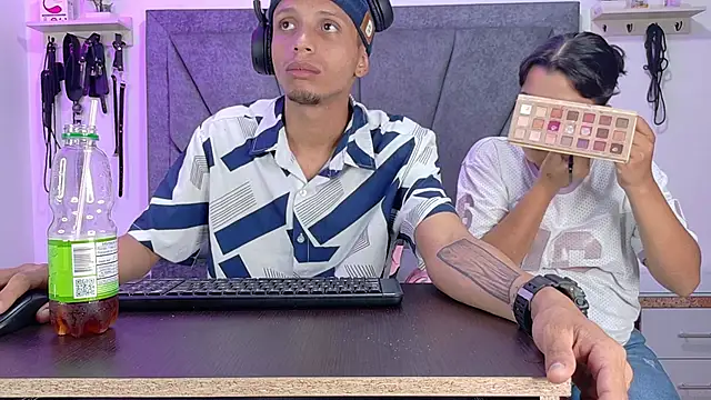 DamianandEva online show from March 2, 12:45 pm