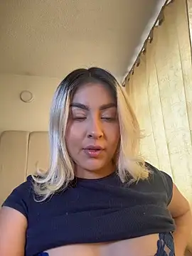 Elina Hills online show from February 18, 6:29 pm