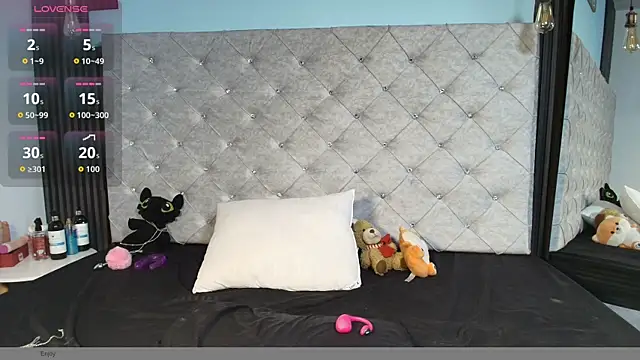 Liia Leens online show from November 28, 4:26 am