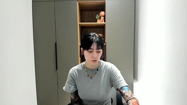 GloriaLemanski online show from November 2, 3:43 am