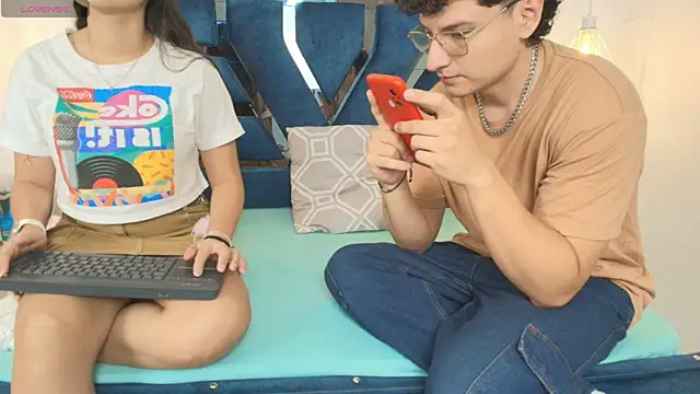 Zoe And Dylan  online show from November 11, 12:13 pm