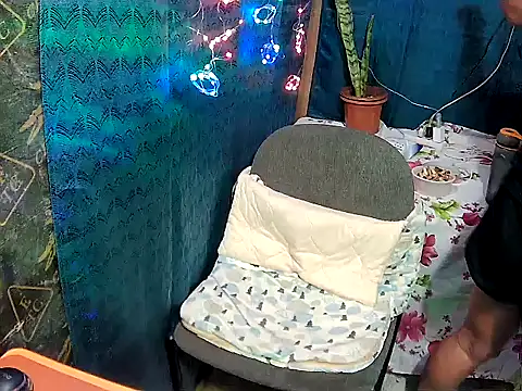 yumi-meya online show from November 26, 3:46 pm