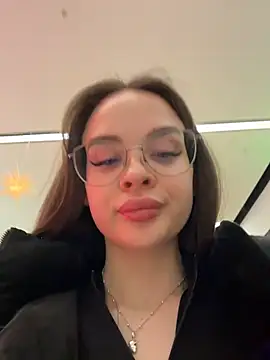 KristiRich online show from December 3, 8:28 am