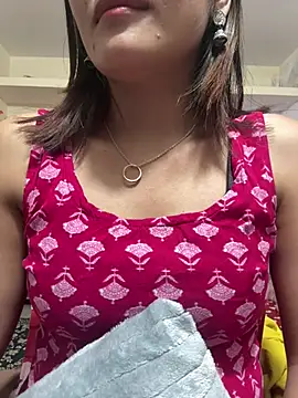 maira 33 online show from August 3, 2:01 pm