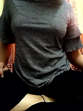 miss kittyy online show from November 2, 9:56 am