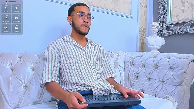 MatteoRicci  online show from November 11, 7:33 pm