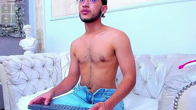 MatteoRicci  online show from November 4, 8:03 pm