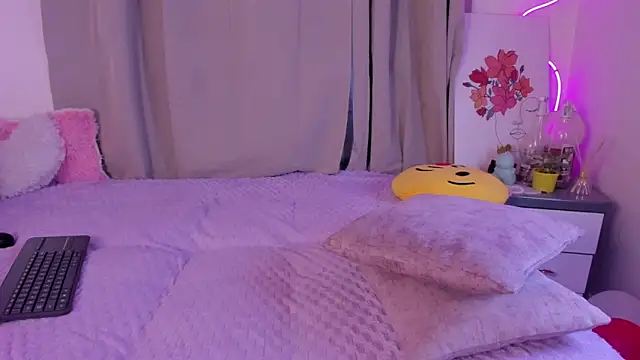 alanaa gomezz online show from February 27, 8:08 pm