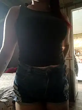 ruiviinhaah online show from February 18, 7:57 pm