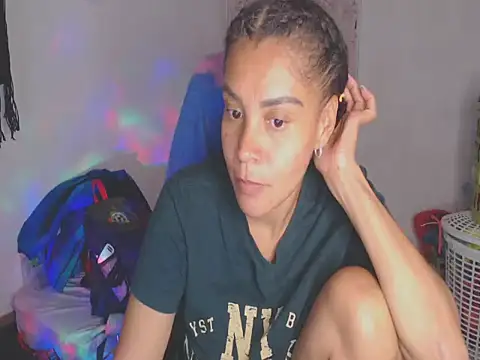 shayna cute online show from June 5, 6:52 am