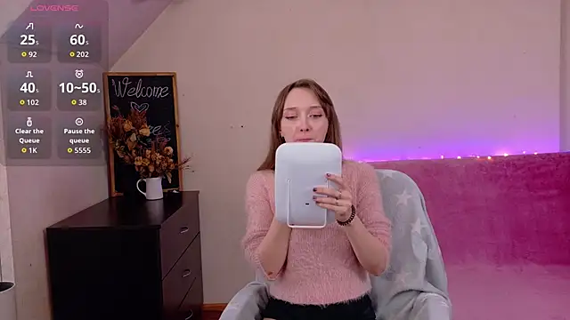 TinyMuse  online show from November 10, 11:27 am