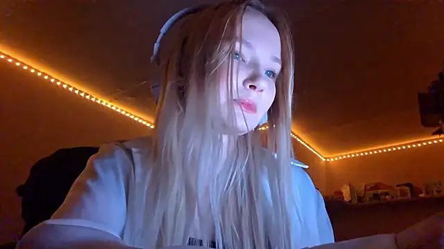 KarinRobertson online show from November 10, 5:41 pm