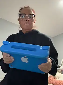 Angel-LinaX online show from February 7, 9:40 pm