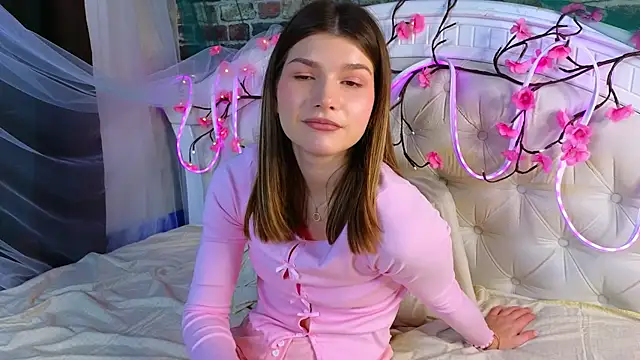 WilmaJohnson online show from March 17, 7:12 am