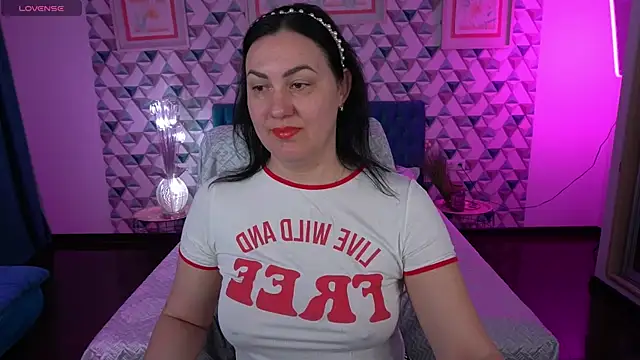 VelvetLuck online show from April 9, 5:54 am