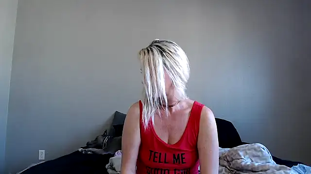 Ivylace online show from March 11, 4:09 pm