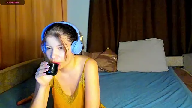 Eva purrr  online show from November 5, 1:22 am