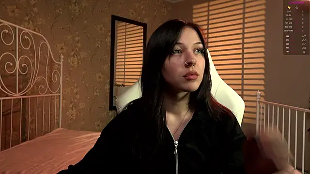 MilkLina online show from November 28, 1:03 pm