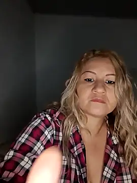 Karoline milf hot online show from November 24, 8:44 pm