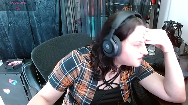 Salacious Sage online show from February 21, 9:59 pm