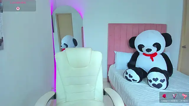 Janettcruz online show from April 13, 6:09 pm