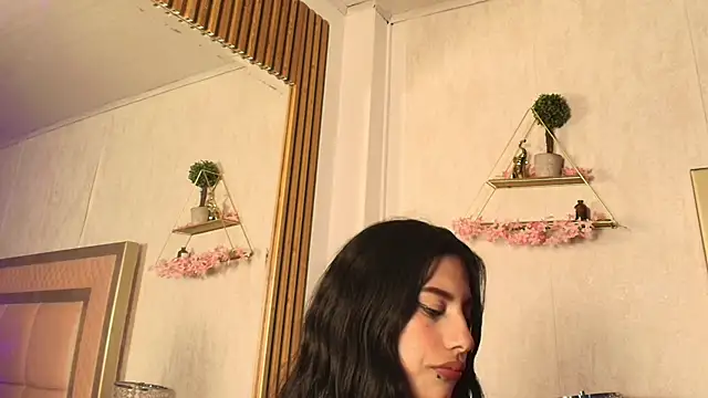 Madhison 5 online show from March 2, 12:23 pm