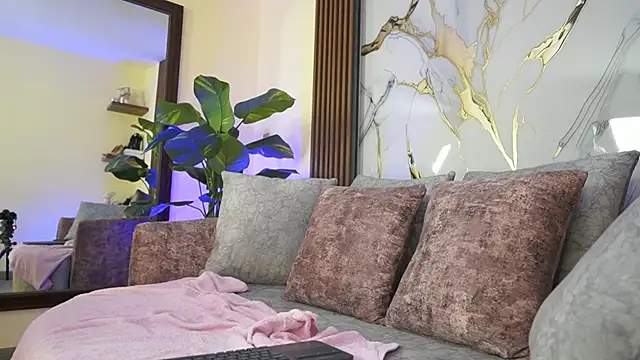 TessaaFox online show from January 13, 3:05 pm