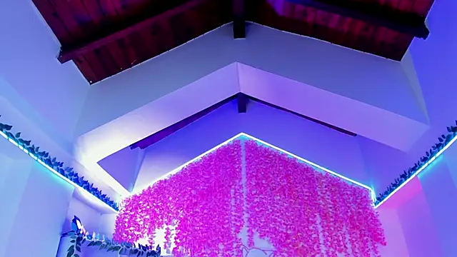  hanna sky online show from March 24, 6:24 pm