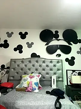  vaiolet owo online show from November 7, 5:02 am