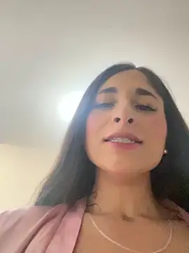 FrancescaSkuirt online show from February 14, 4:09 pm