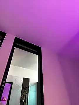 VIOLET EF online show from November 8, 8:25 pm