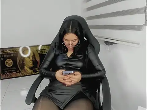 queen findom1 online show from March 21, 8:19 am