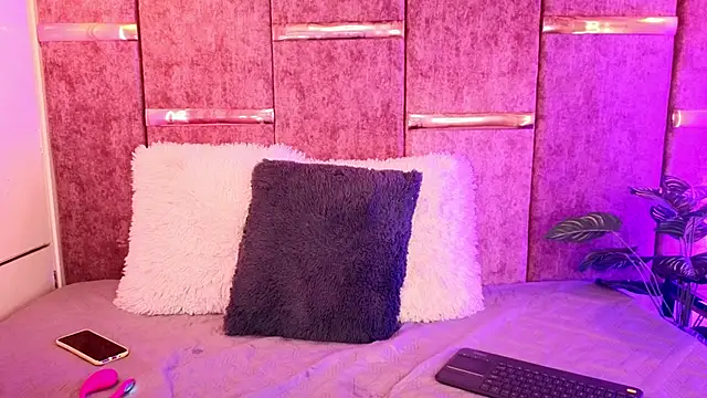 AuroraLanee  online show from November 6, 7:53 pm