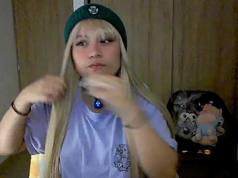 littlec4ke online show from November 18, 3:07 am