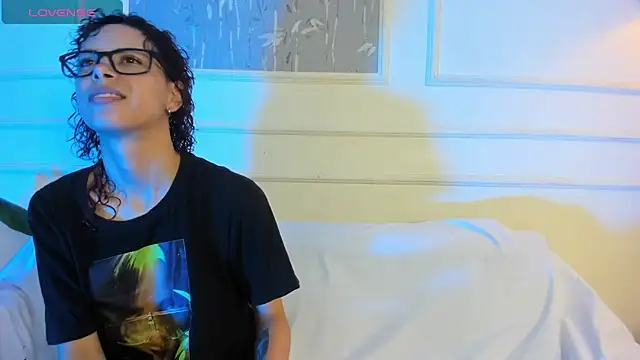 AliceMadnes online show from March 29, 2:27 pm