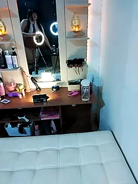 Lilith Rouge online show from January 15, 10:38 pm