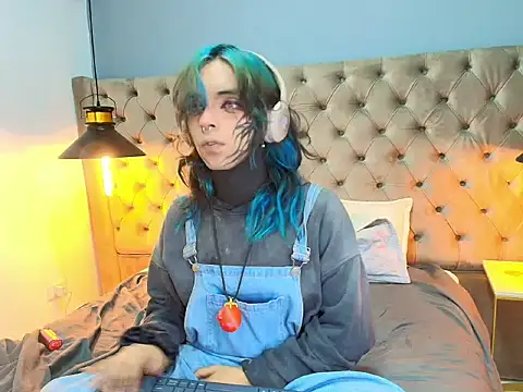 luxiel  online show from April 6, 9:05 pm