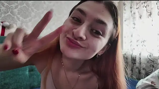 SweetLiaison online show from January 12, 7:35 am