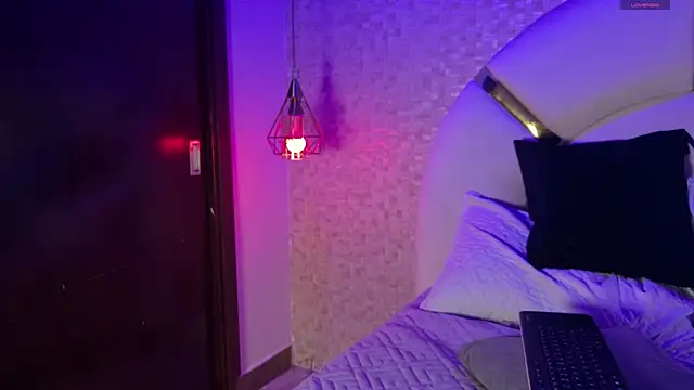 aria sm online show from November 11, 8:50 pm