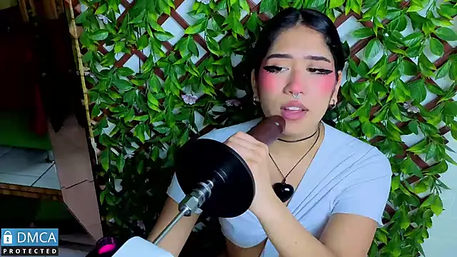 sofia sstonee  online show from March 4, 7:31 pm