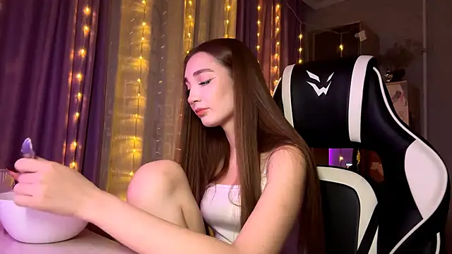 HollyPaw online show from January 11, 7:41 pm