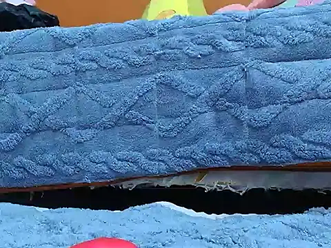 Tiny-122 online show from April 17, 12:35 am