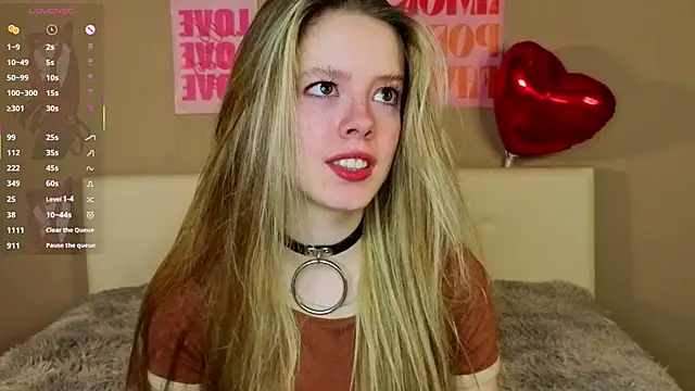 TiffinyMergist online show from February 18, 8:19 pm