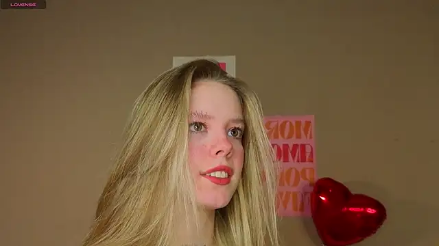 TiffinyMergist online show from February 20, 7:04 pm