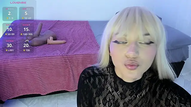 Tamara Aluna  online show from November 23, 3:20 am