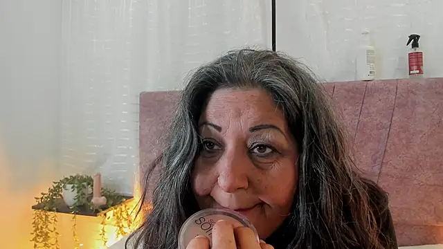 Victoriaa Anderson online show from March 4, 2:12 pm