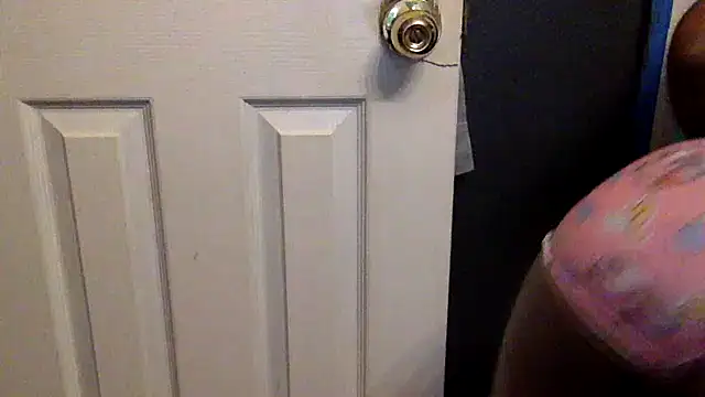 0shunsquirts online show from April 10, 7:14 am